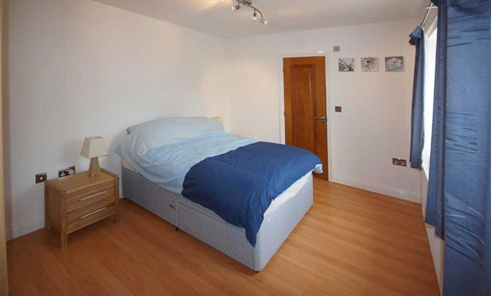 Whitecaps-bed2